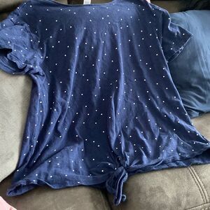 Old navy, navy T-shirt ties at the bottom of the front round neck short sleeve